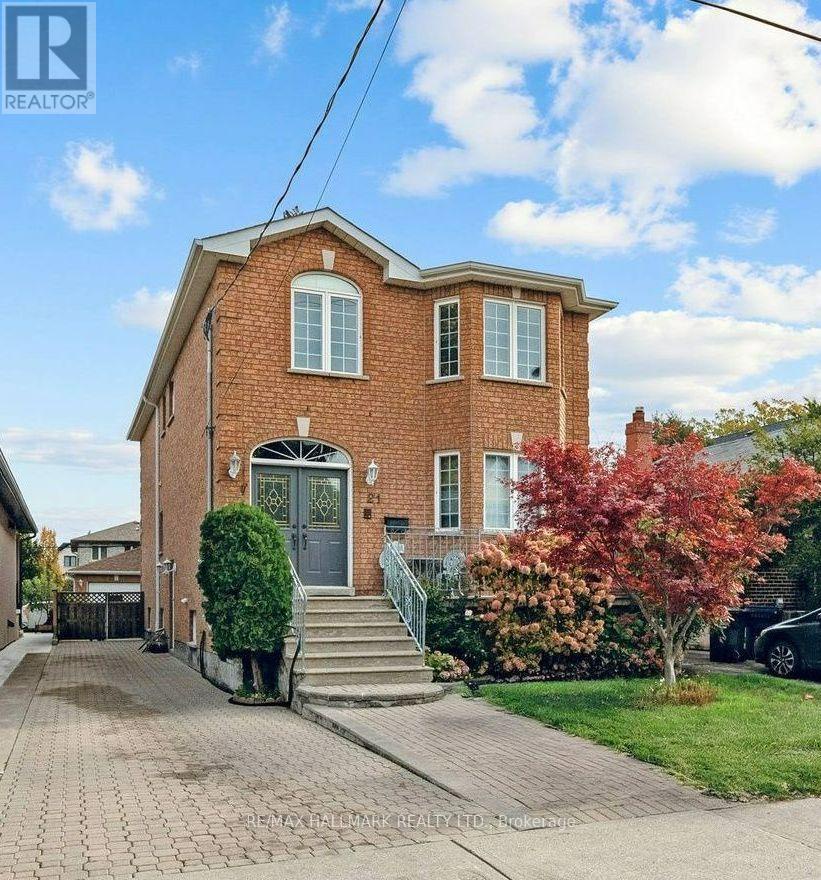 21 Donmore Avenue, Toronto (danforth Village-east York), Ontario