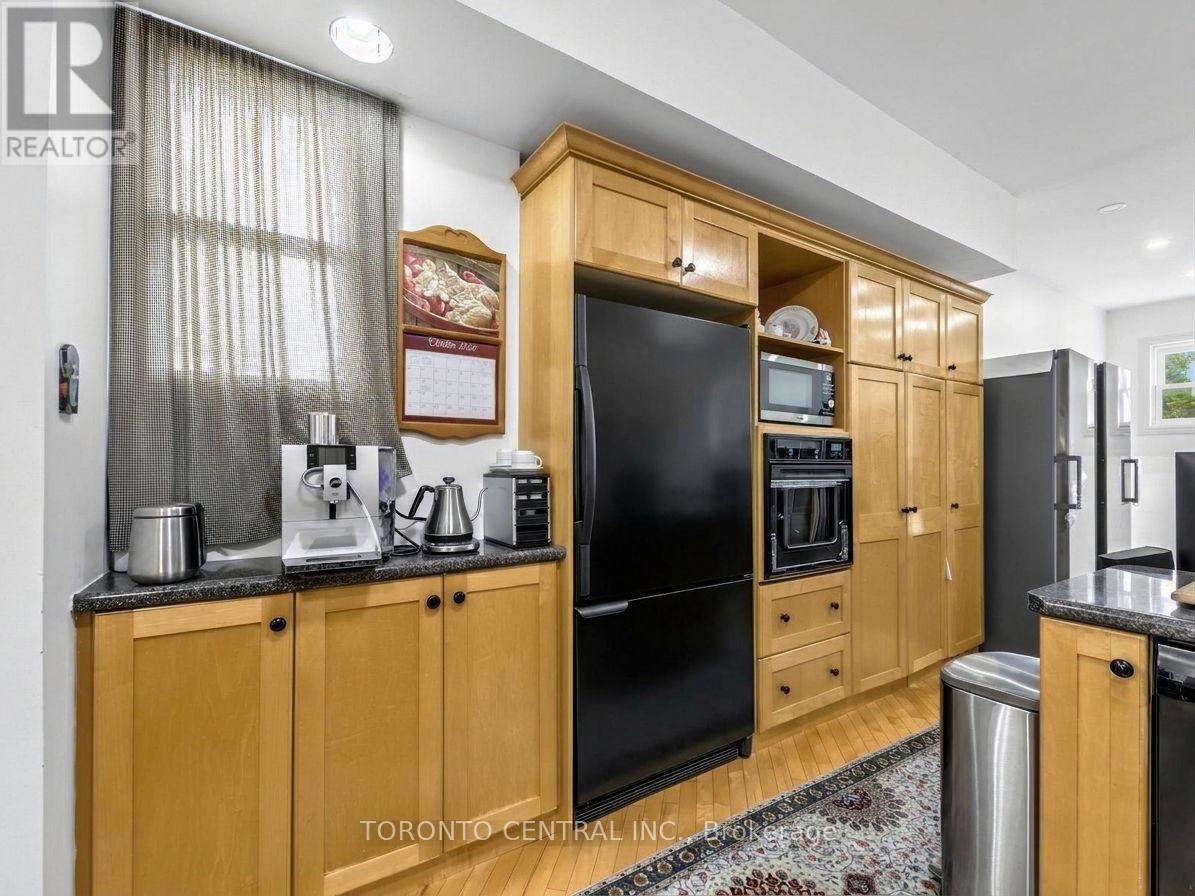 21 Chester Avenue, Toronto (playter Estates-danforth), Ontario