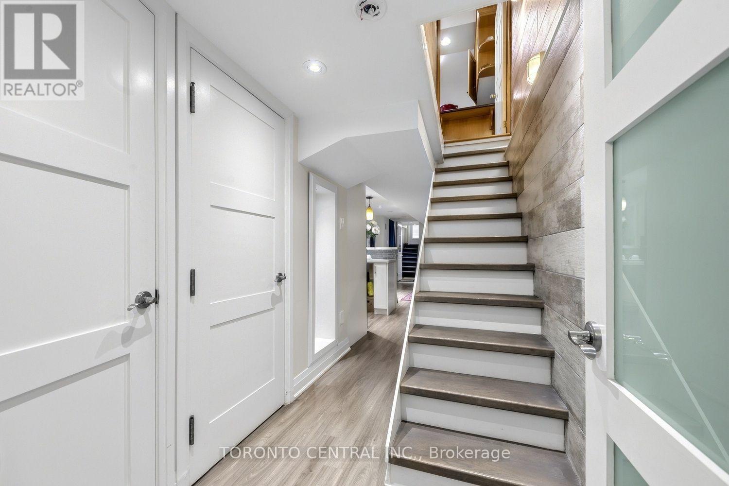 21 Chester Avenue, Toronto (playter Estates-danforth), Ontario