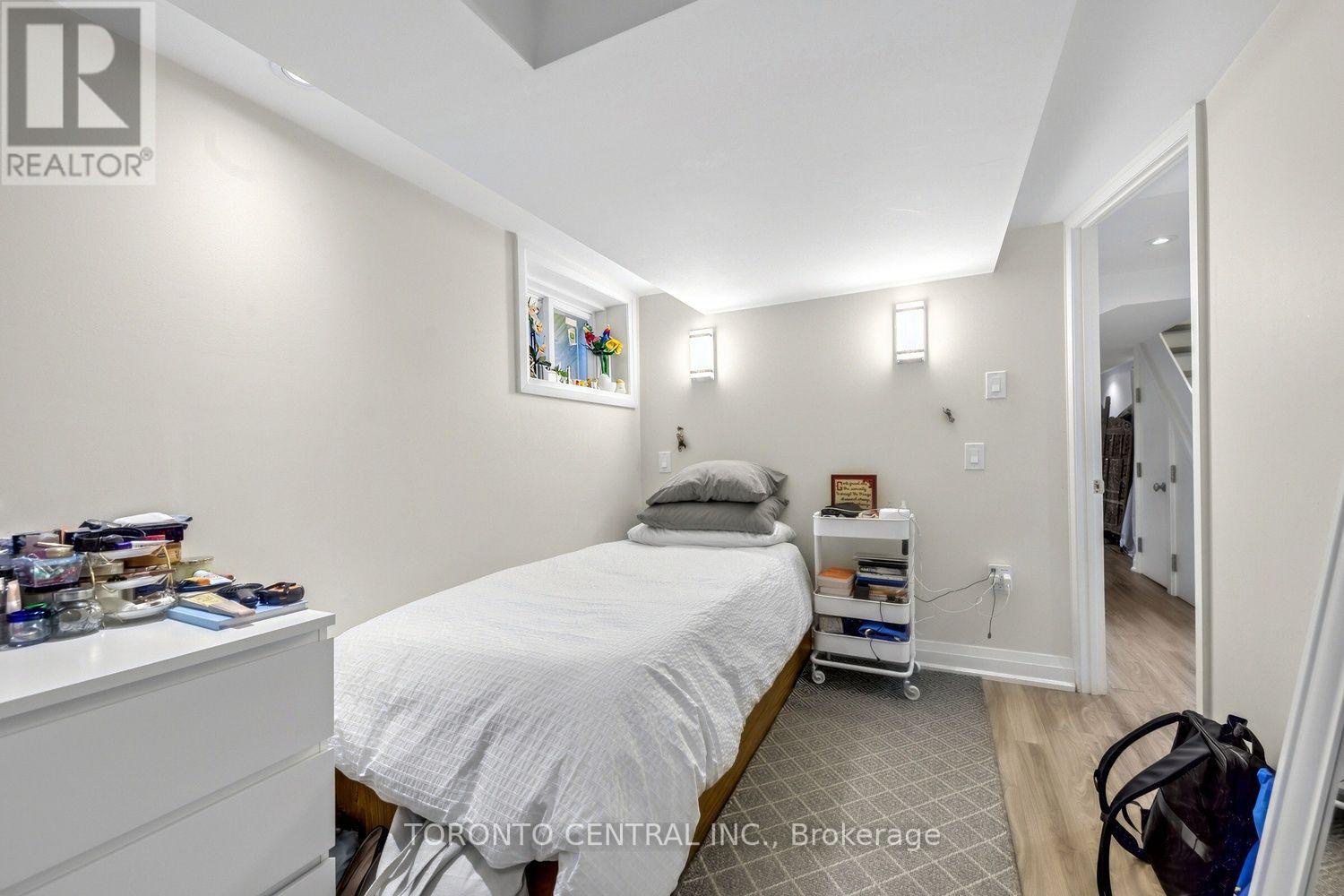 21 Chester Avenue, Toronto (playter Estates-danforth), Ontario