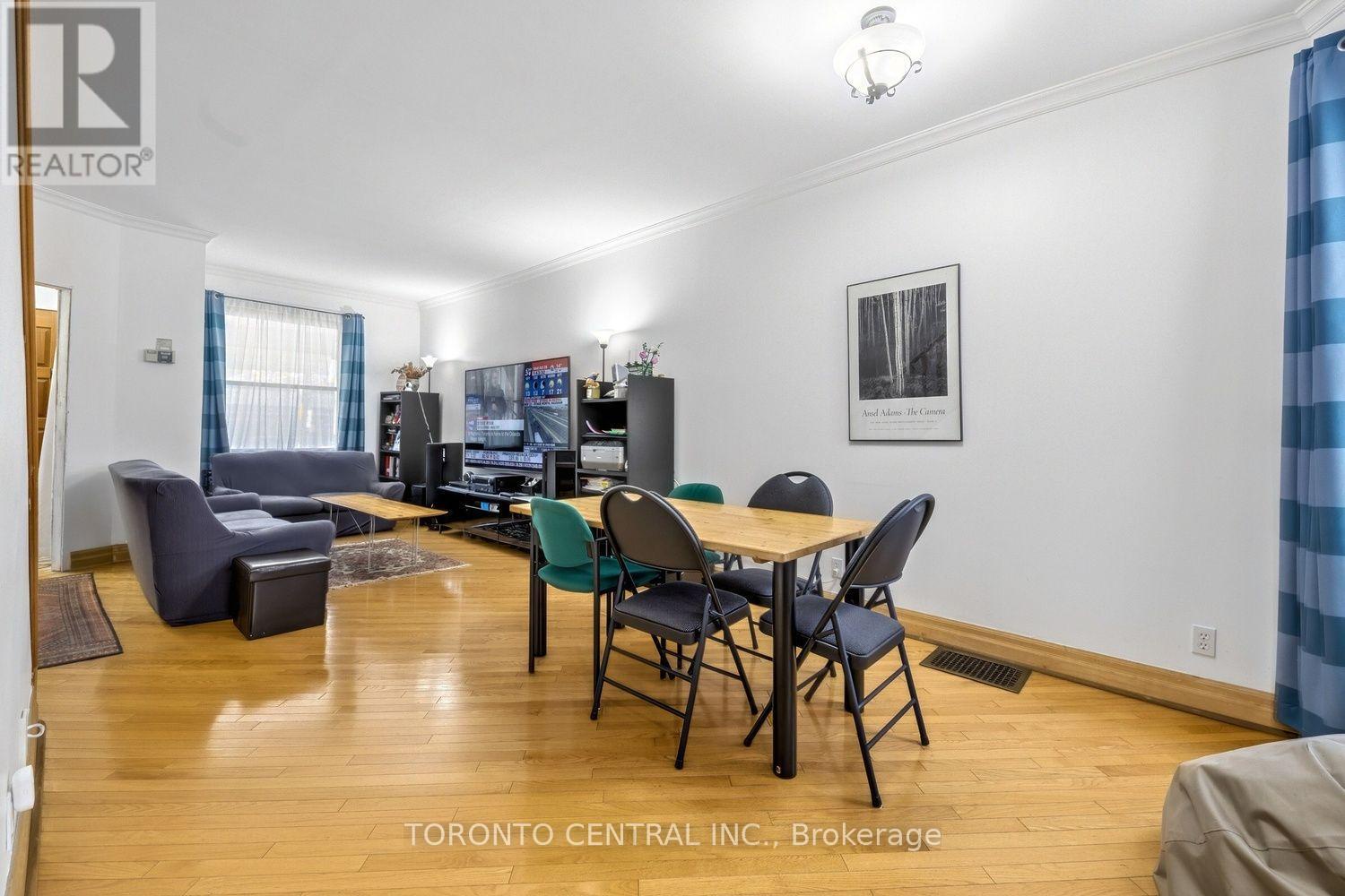 21 Chester Avenue, Toronto (playter Estates-danforth), Ontario