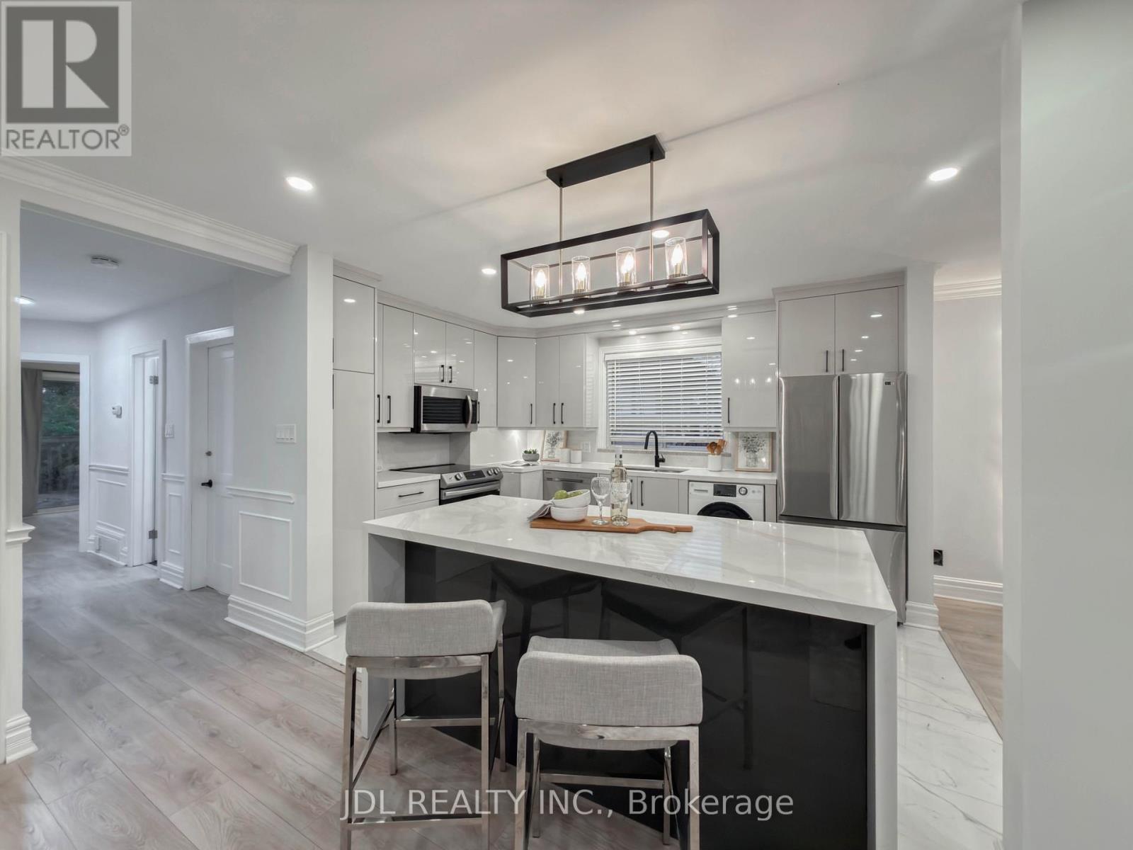 50 Silverview Drive, Toronto (newtonbrook East), Ontario