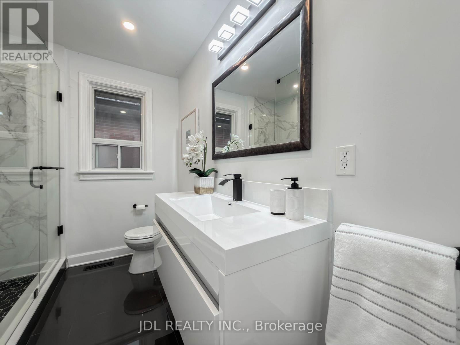 50 Silverview Drive, Toronto (newtonbrook East), Ontario