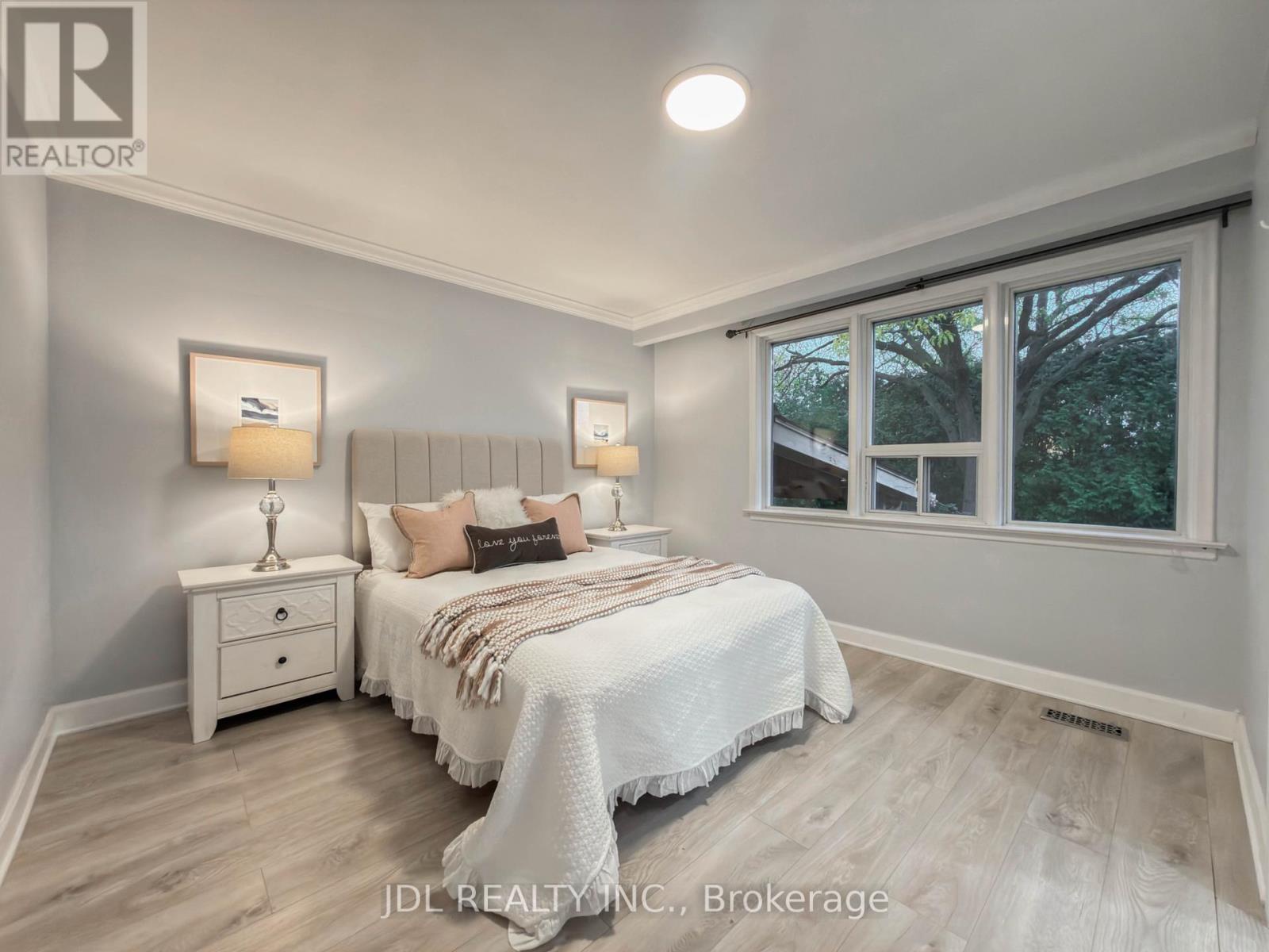 50 Silverview Drive, Toronto (newtonbrook East), Ontario