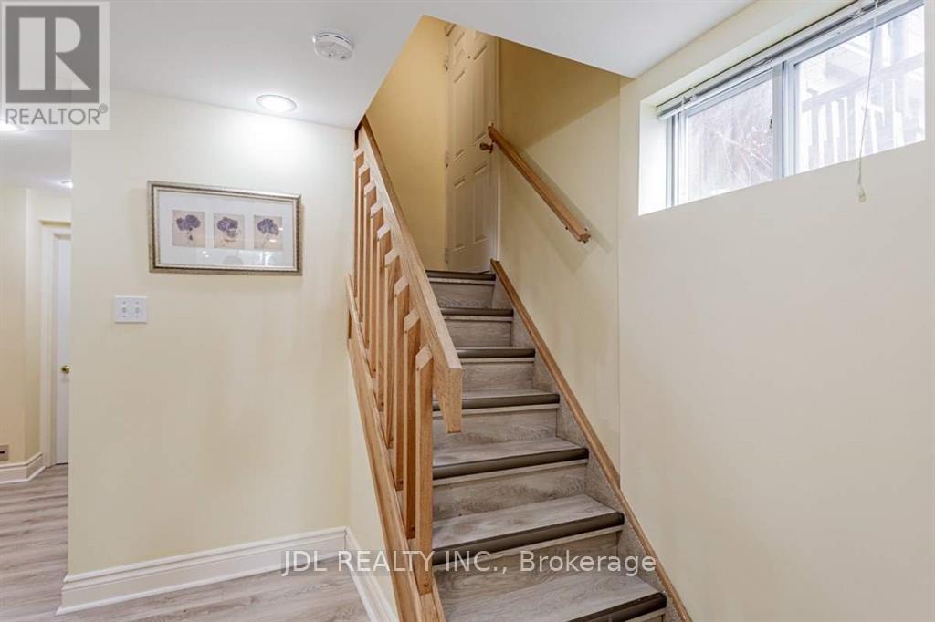 50 Silverview Drive, Toronto (newtonbrook East), Ontario