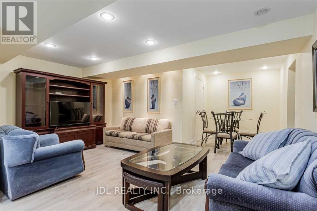 50 Silverview Drive, Toronto (newtonbrook East), Ontario