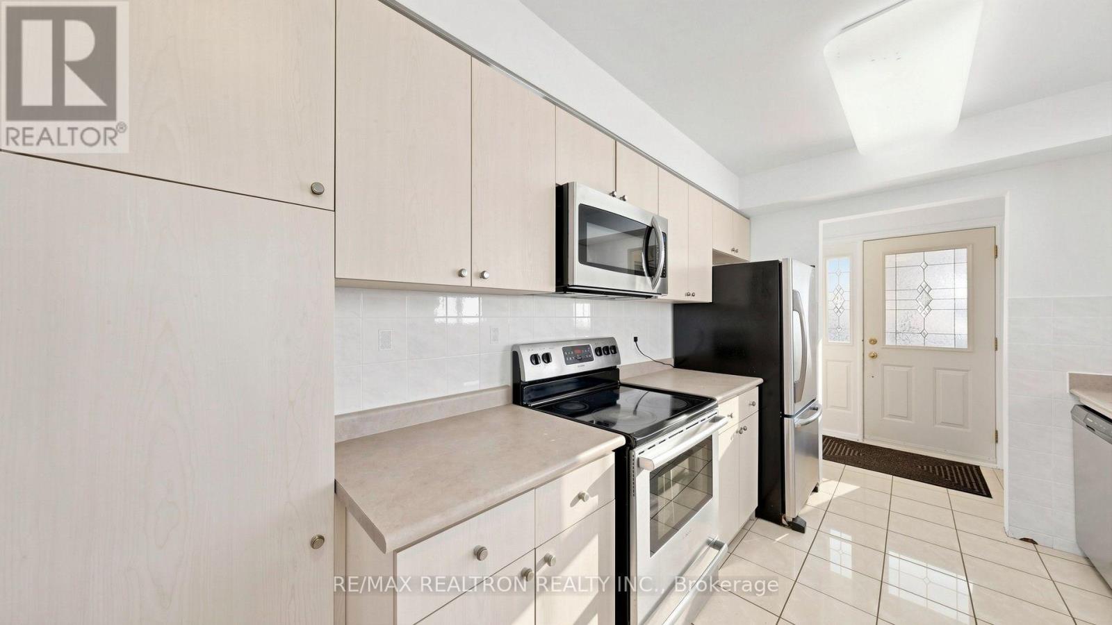 23 Lesgay Crescent, Toronto (don Valley Village), Ontario