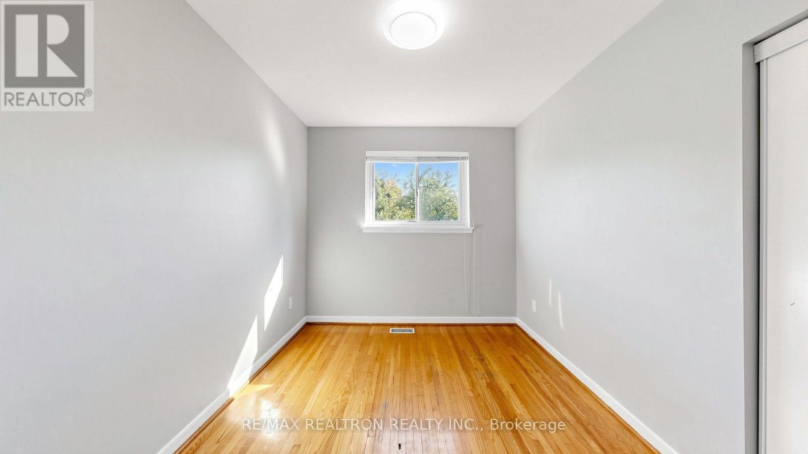 23 Lesgay Crescent, Toronto (don Valley Village), Ontario