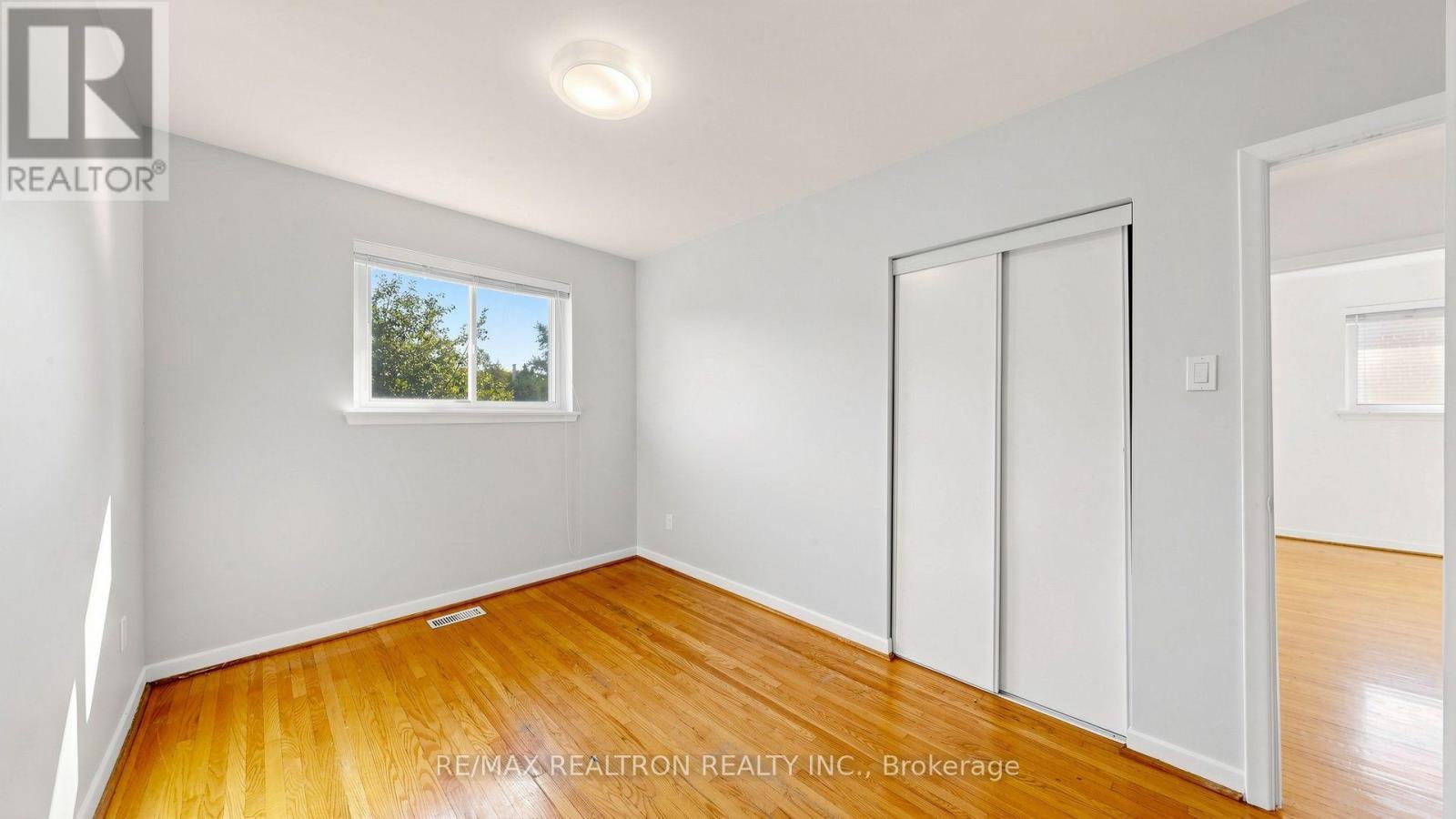 23 Lesgay Crescent, Toronto (don Valley Village), Ontario