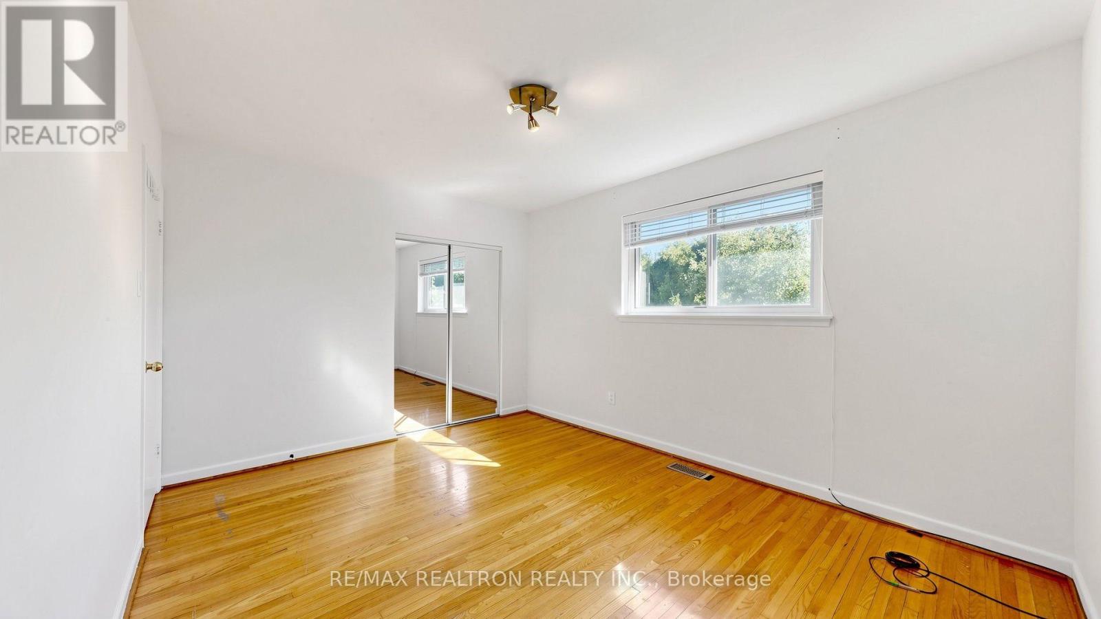 23 Lesgay Crescent, Toronto (don Valley Village), Ontario