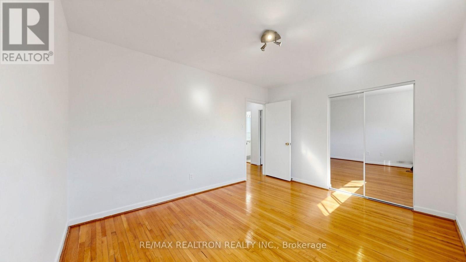 23 Lesgay Crescent, Toronto (don Valley Village), Ontario