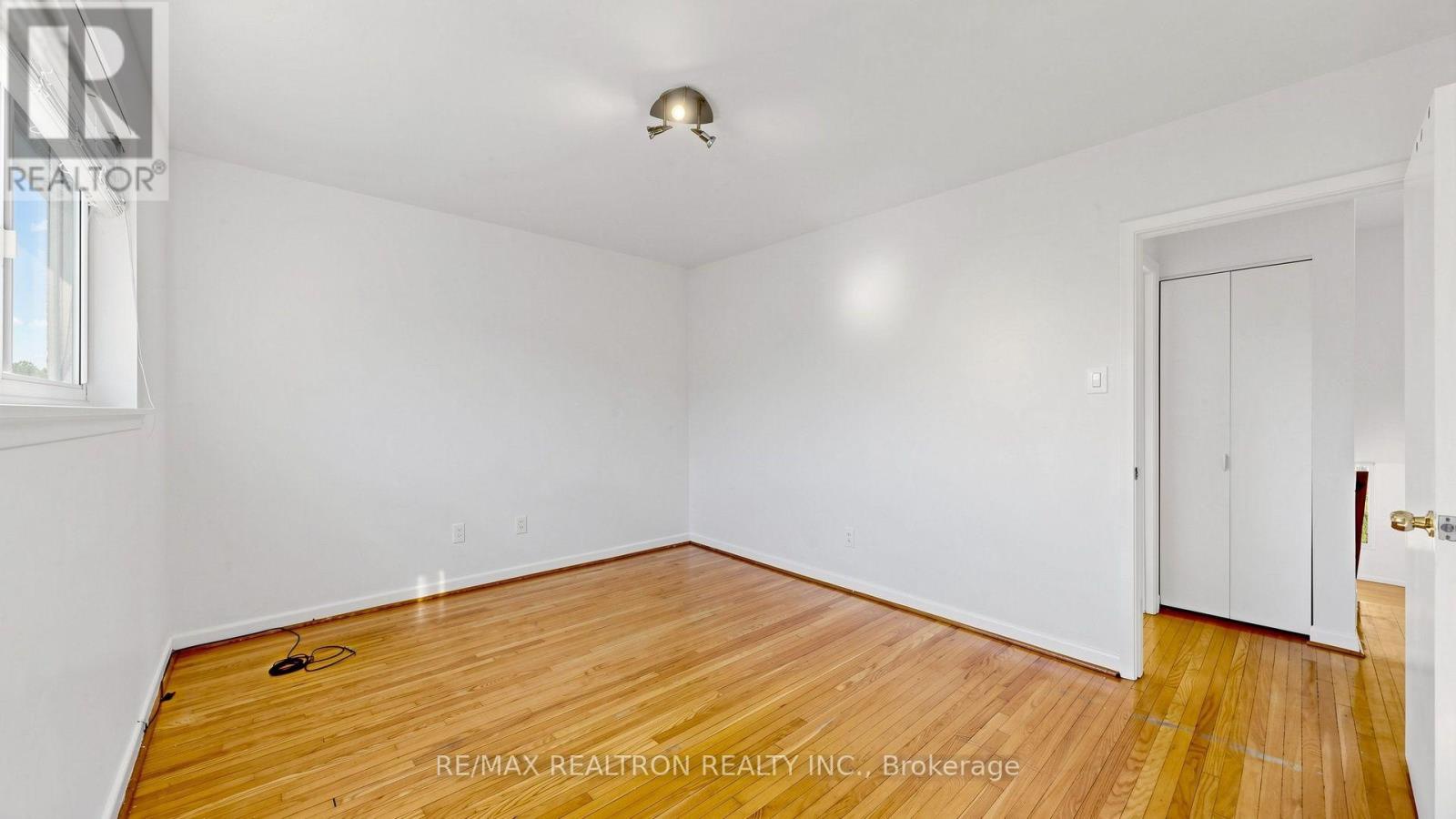 23 Lesgay Crescent, Toronto (don Valley Village), Ontario