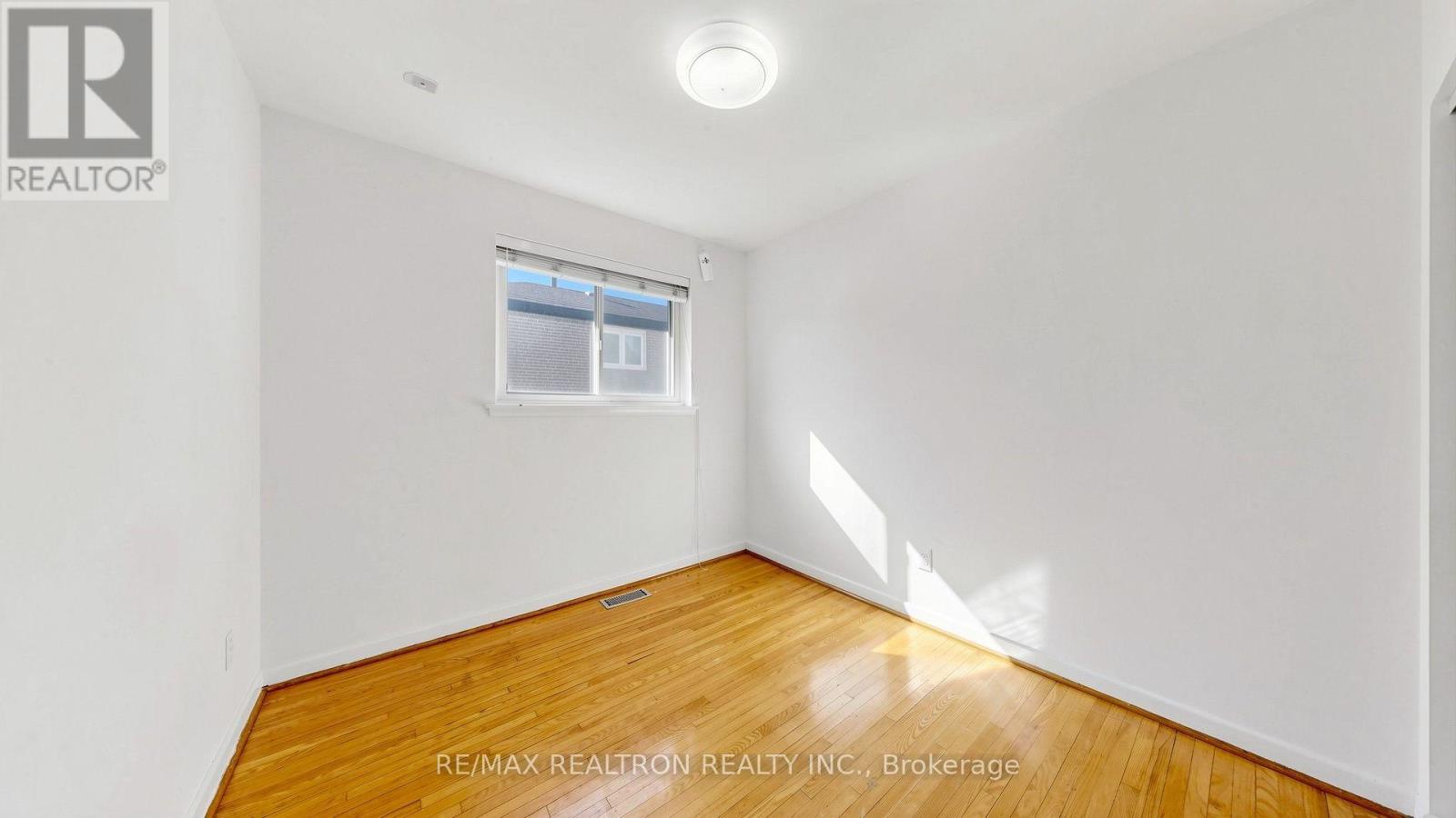 23 Lesgay Crescent, Toronto (don Valley Village), Ontario