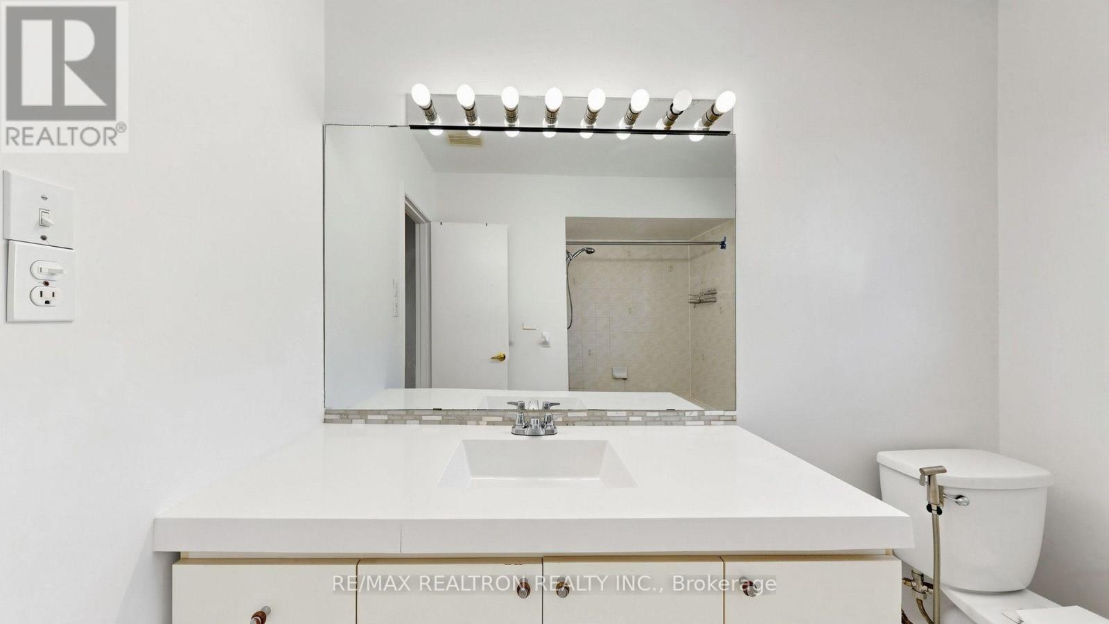 23 Lesgay Crescent, Toronto (don Valley Village), Ontario