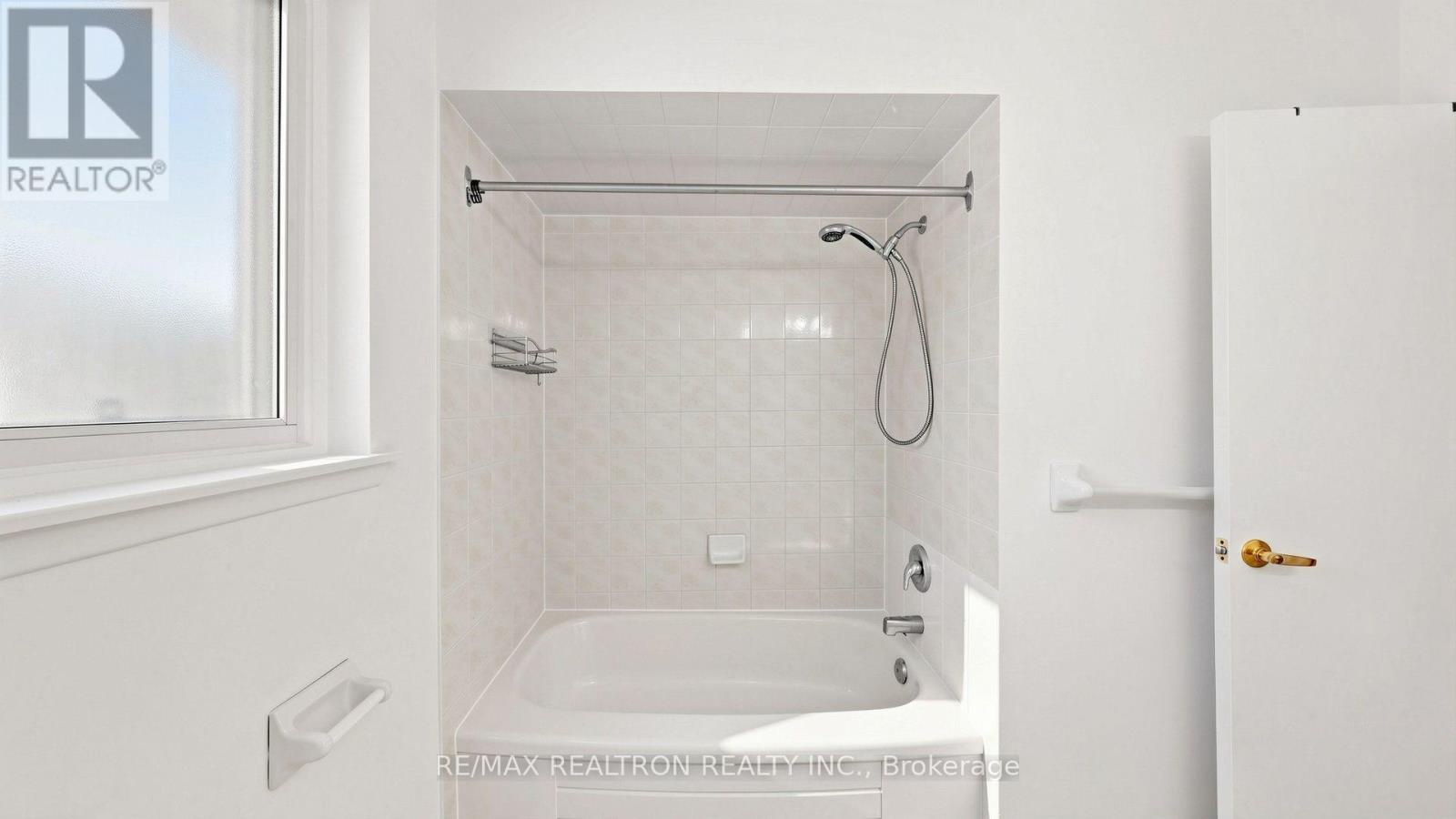 23 Lesgay Crescent, Toronto (don Valley Village), Ontario