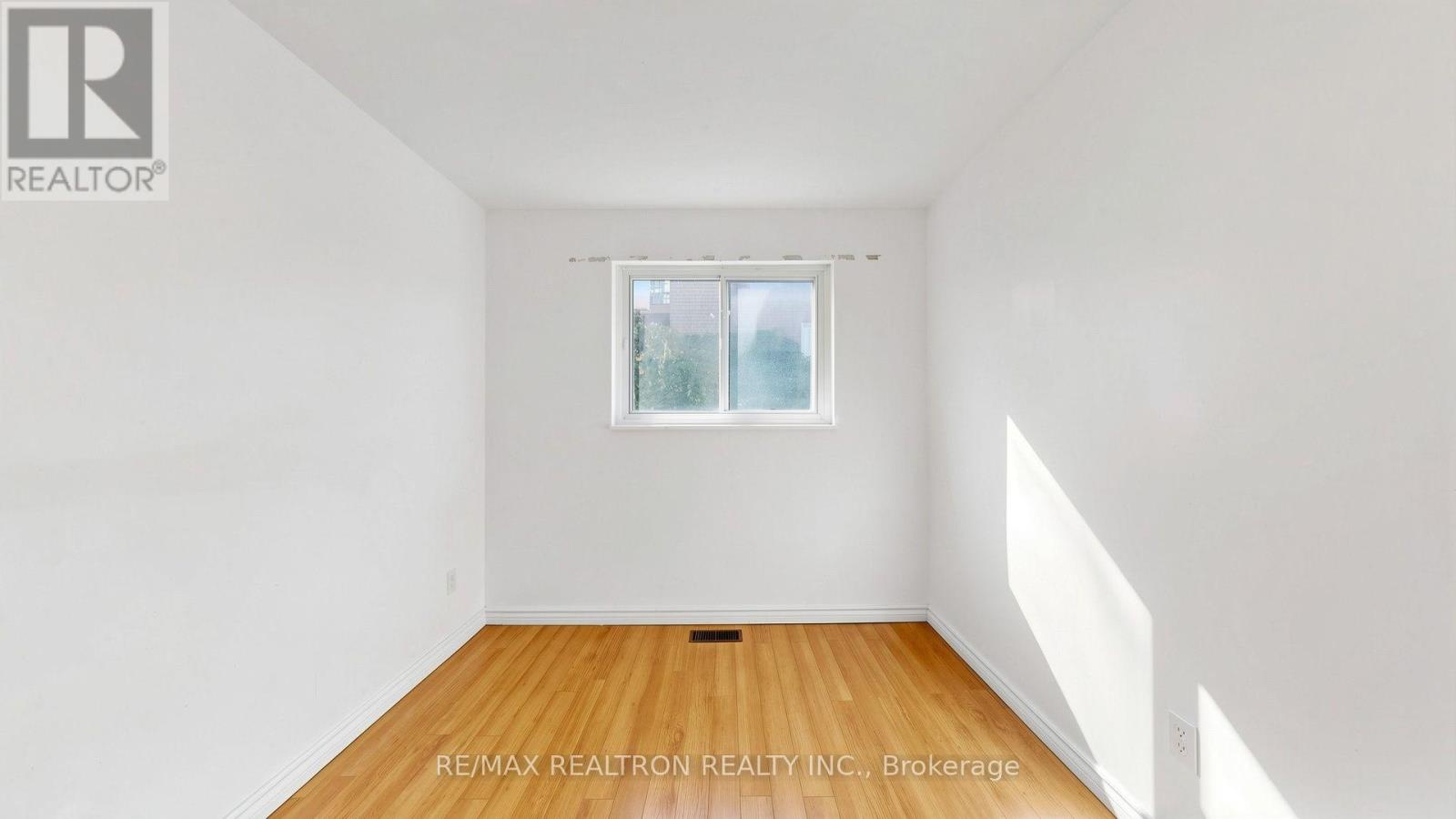 23 Lesgay Crescent, Toronto (don Valley Village), Ontario