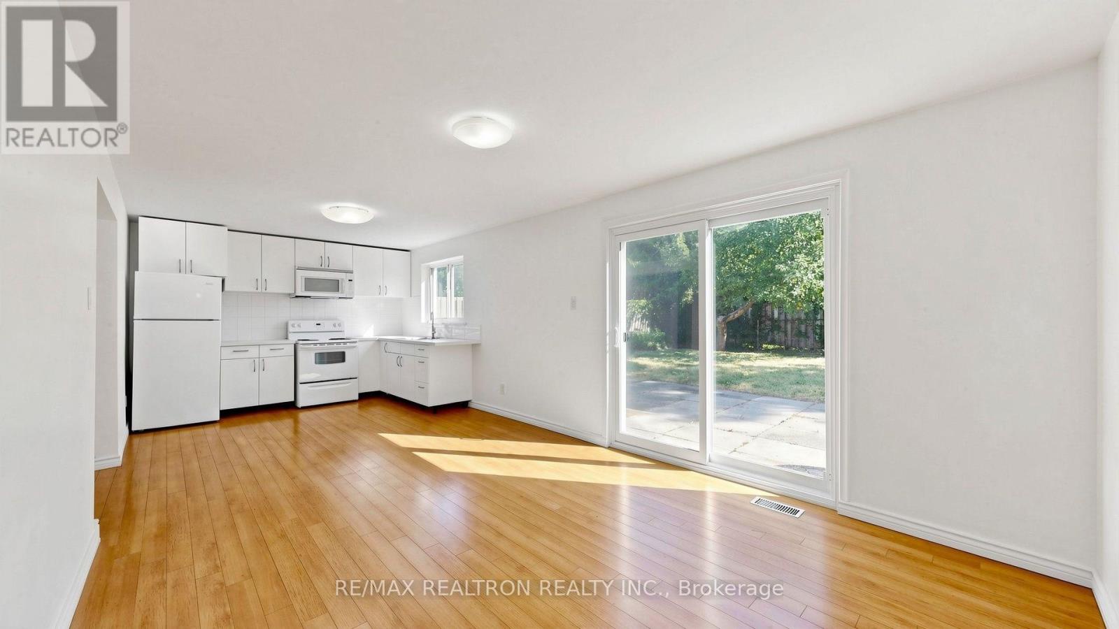 23 Lesgay Crescent, Toronto (don Valley Village), Ontario