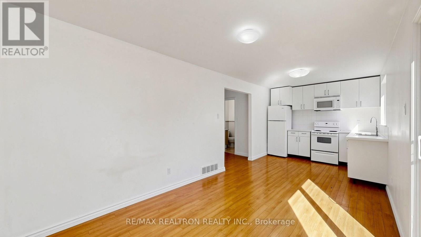 23 Lesgay Crescent, Toronto (don Valley Village), Ontario