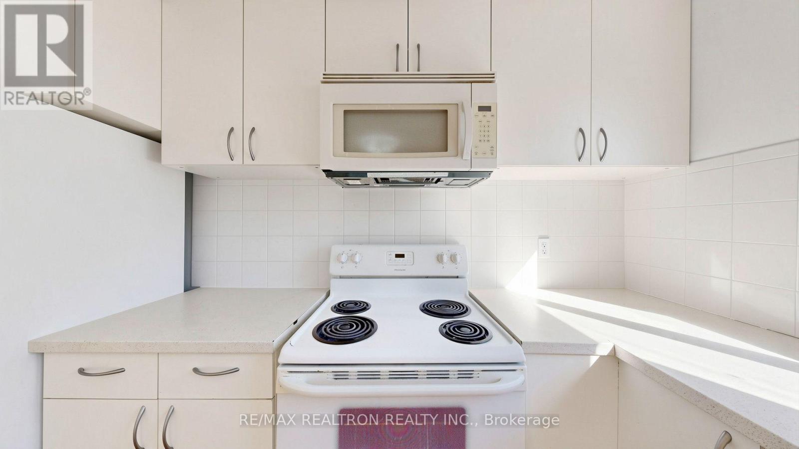 23 Lesgay Crescent, Toronto (don Valley Village), Ontario