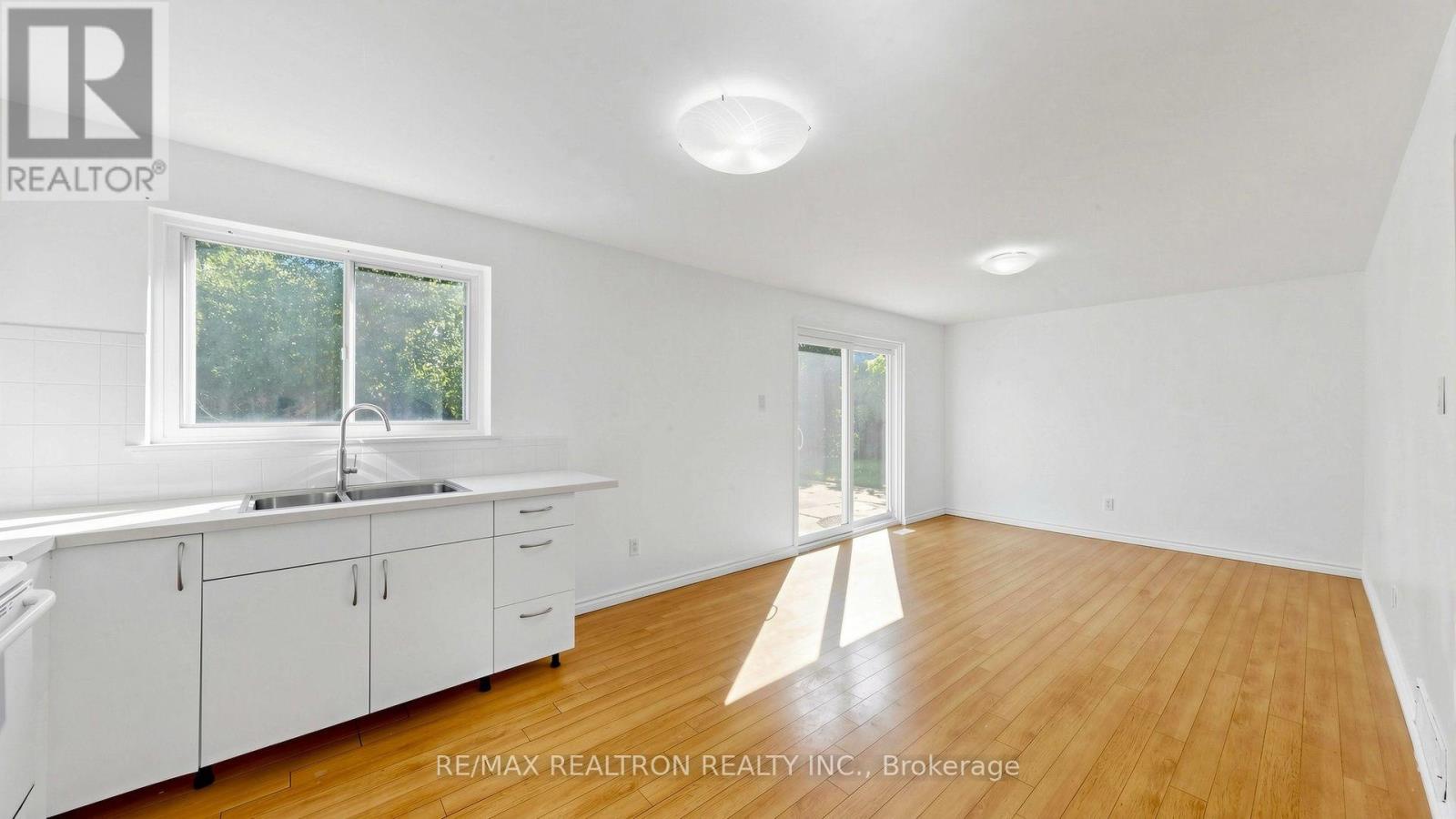 23 Lesgay Crescent, Toronto (don Valley Village), Ontario