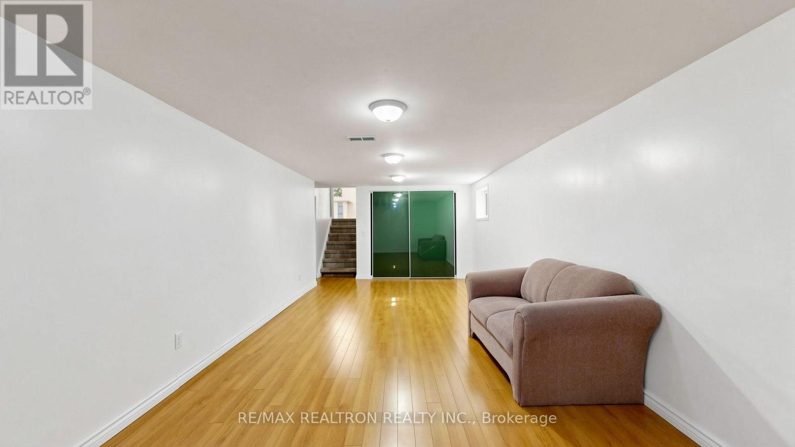 23 Lesgay Crescent, Toronto (don Valley Village), Ontario