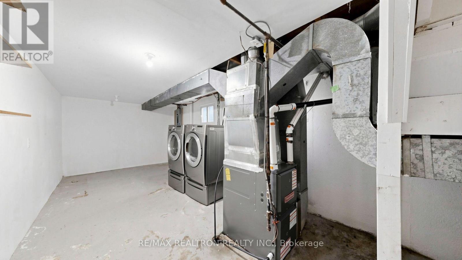 23 Lesgay Crescent, Toronto (don Valley Village), Ontario