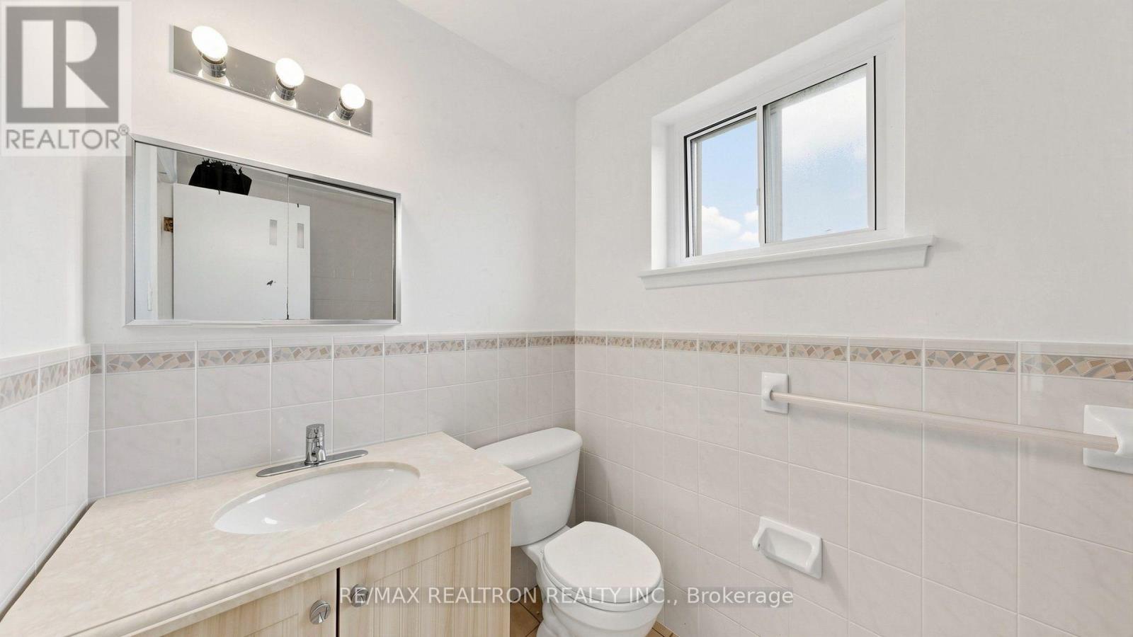 23 Lesgay Crescent, Toronto (don Valley Village), Ontario