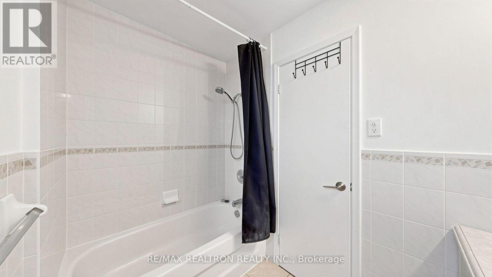 23 Lesgay Crescent, Toronto (don Valley Village), Ontario
