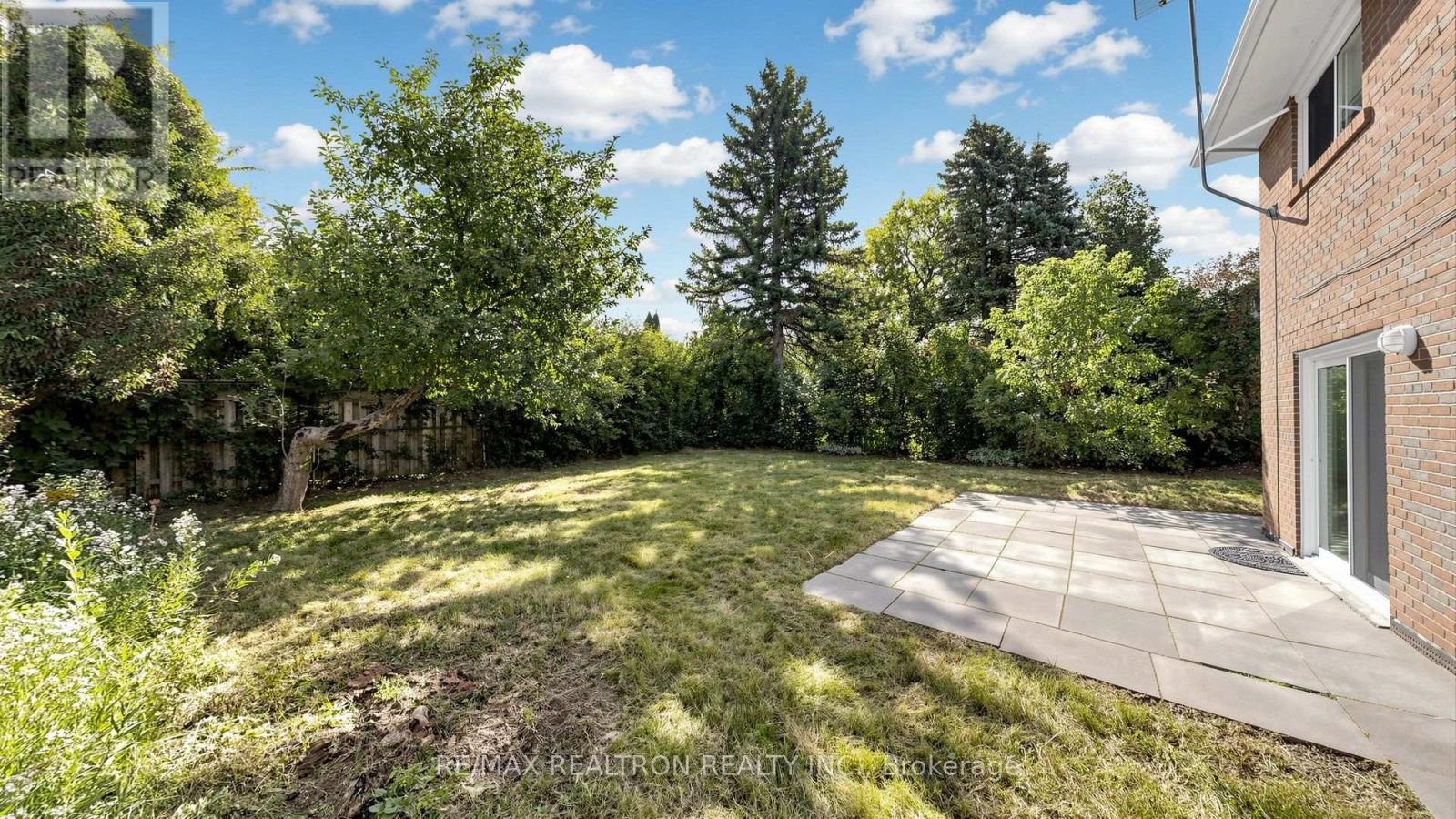 23 Lesgay Crescent, Toronto (don Valley Village), Ontario