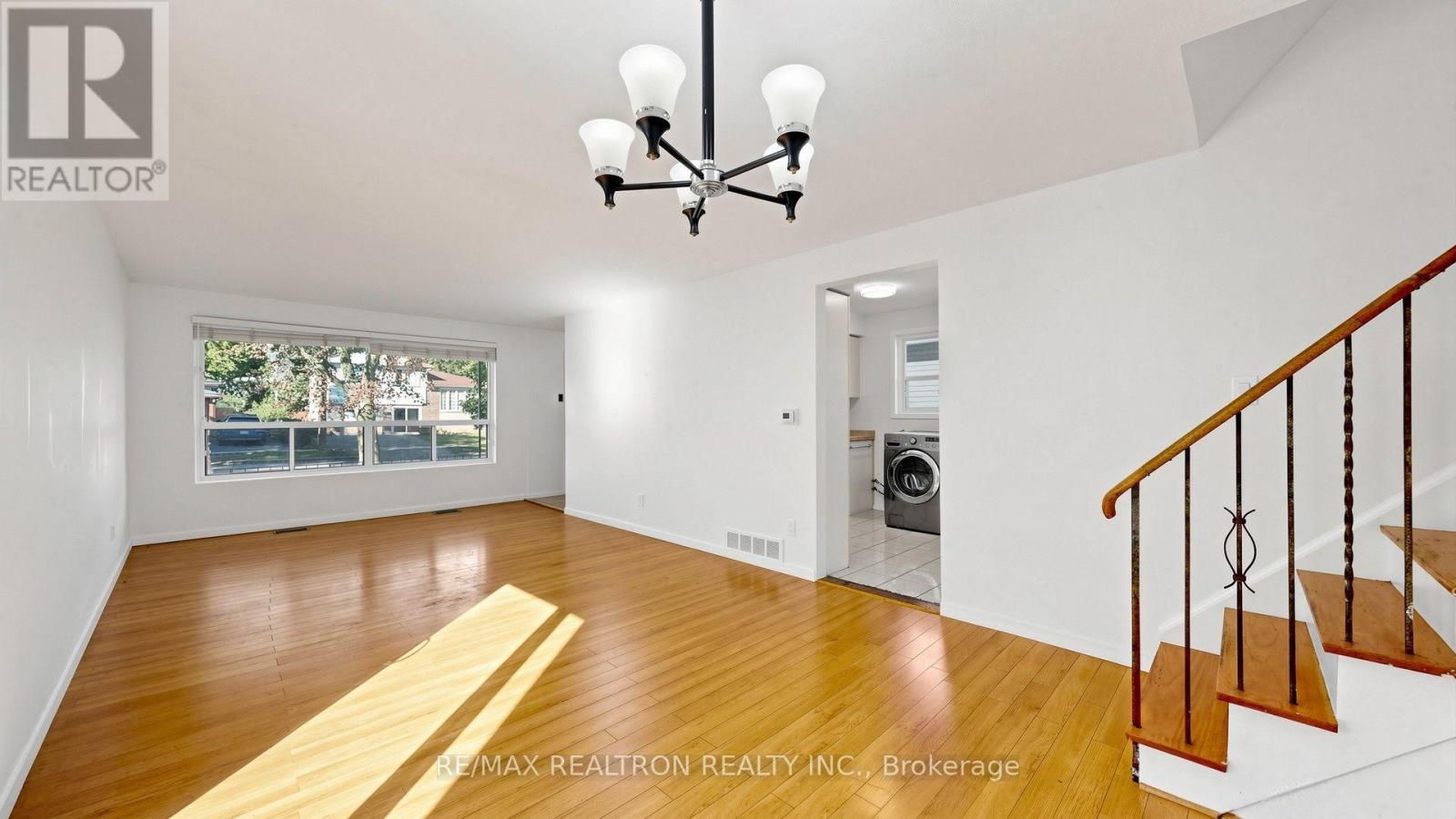23 Lesgay Crescent, Toronto (don Valley Village), Ontario