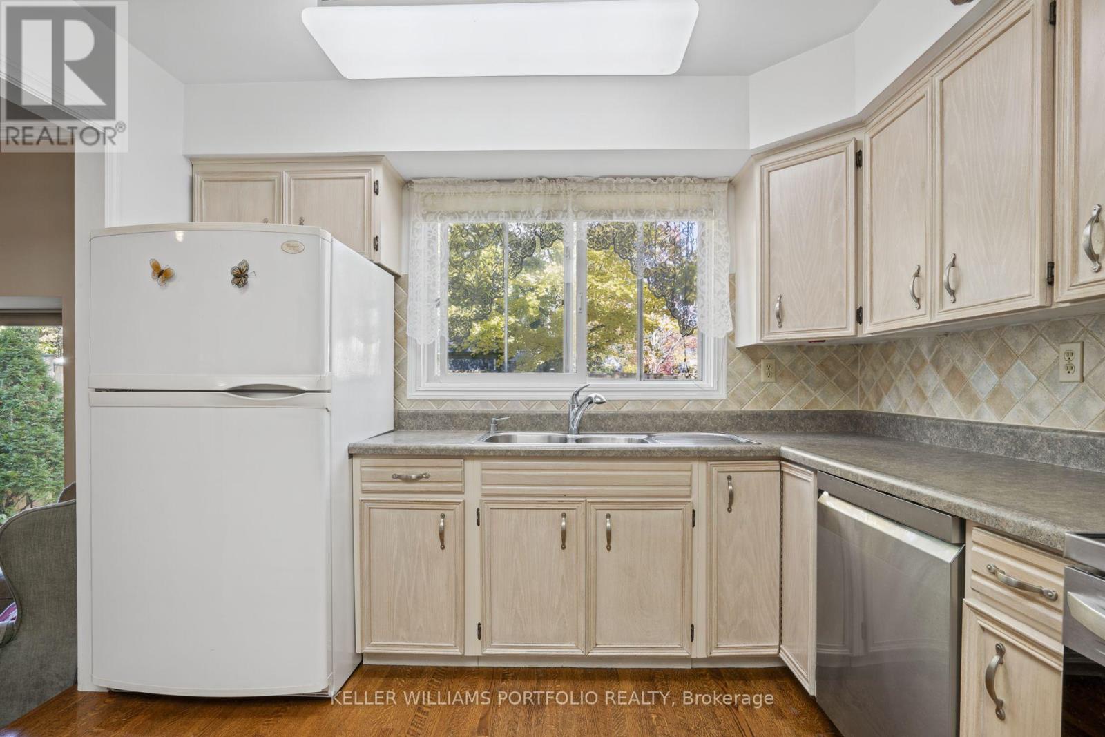 118 Wanless Avenue, Toronto (lawrence Park North), Ontario